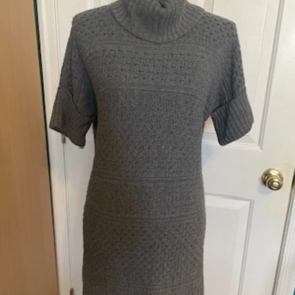 Like New! Nine West Wool Blend Gray Sweater Dress Size S - Picture 2 of 13